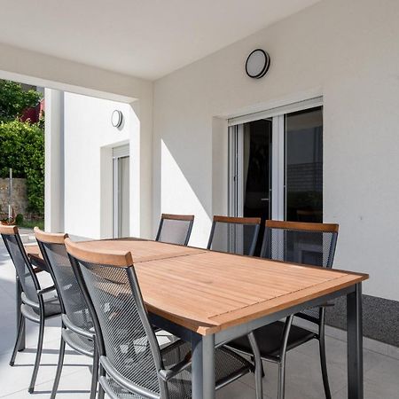 Peaceful Haven Near The Sea-Apartments Torlak Rab Banjol Екстериор снимка