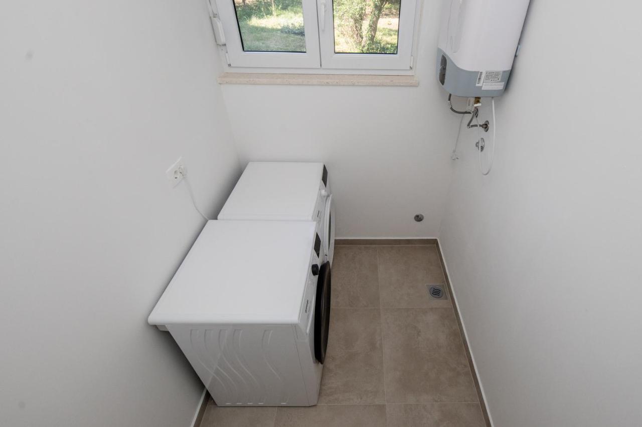 Peaceful Haven Near The Sea-Apartments Torlak Rab Banjol Екстериор снимка