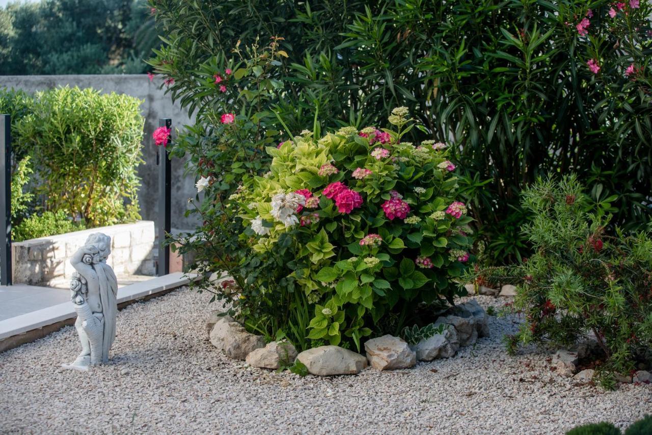 Peaceful Haven Near The Sea-Apartments Torlak Rab Banjol Екстериор снимка
