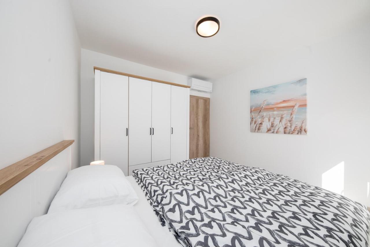 Peaceful Haven Near The Sea-Apartments Torlak Rab Banjol Екстериор снимка